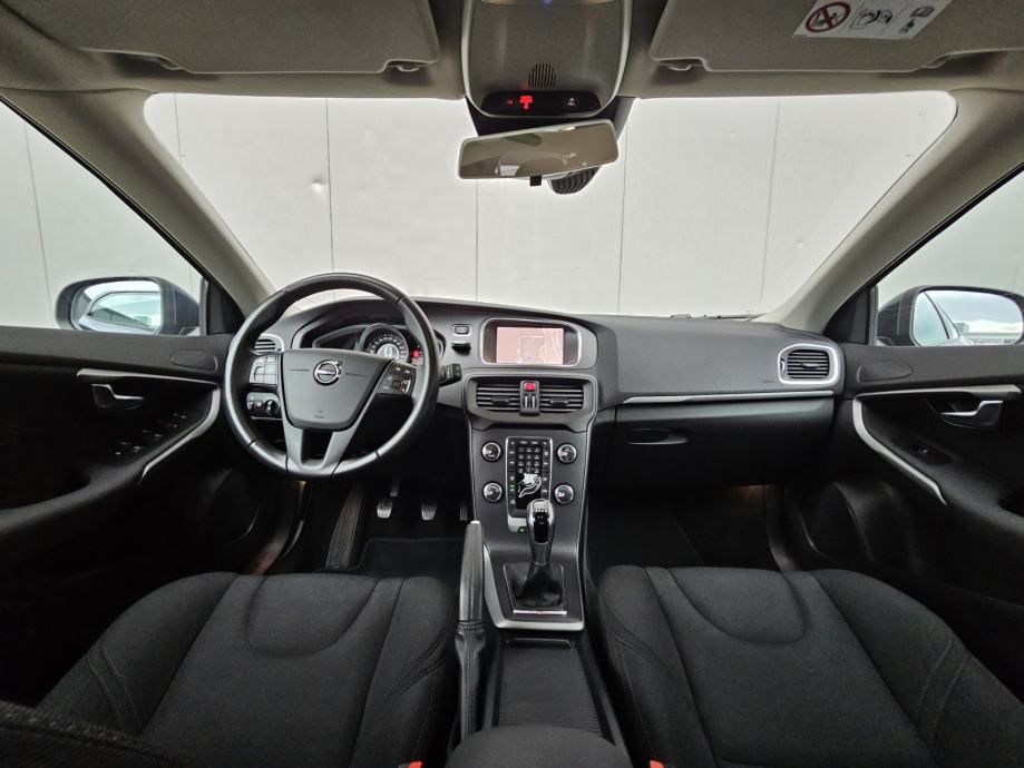 volvo-v40-d2-120ks-edition-led-svjetla-hr-navi-jamstvo-slika-205306896 Volvo V40 D2 120KS, EDITION, LED SVJETLA, HR NAVI, JAMSTVO