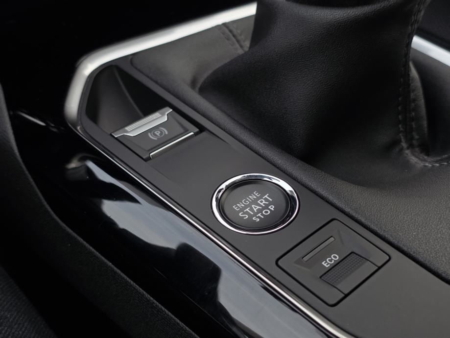 peugeot-3008-1.5hdi-130-ks-hr-navi-kamera-winter-jamstvo-car-v-slika-265413243 Peugeot 3008 1,5HDI 130 KS, HR NAVI, KAMERA, WINTER, JAMSTVO, CAR V.