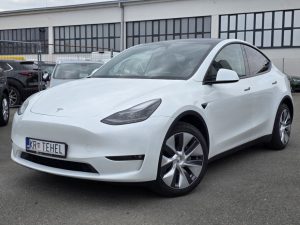 Tesla Model Y Dual Motor, 1 vlasnik, 2 seta guma, nije uvoz